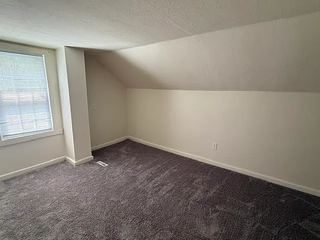 514 N Court St — Photo 10