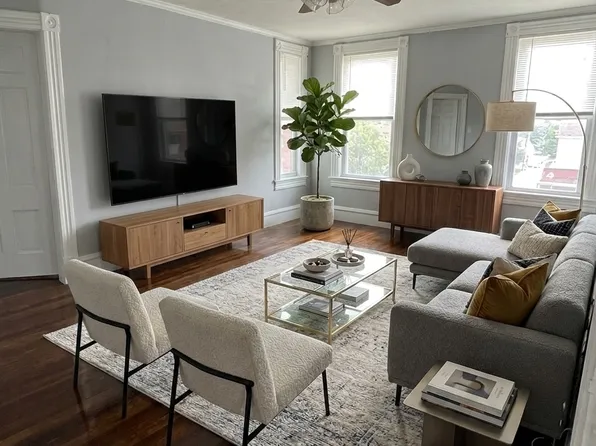 38 6th St #38B, Lowell, MA 01850