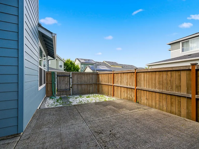3485 SE Birchleaf St — Photo 31
