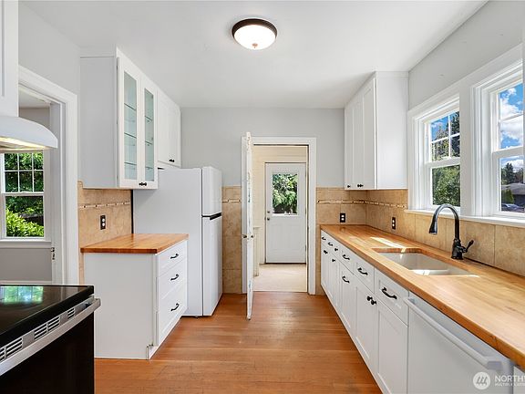 5th image of 118 Cushing Street NW