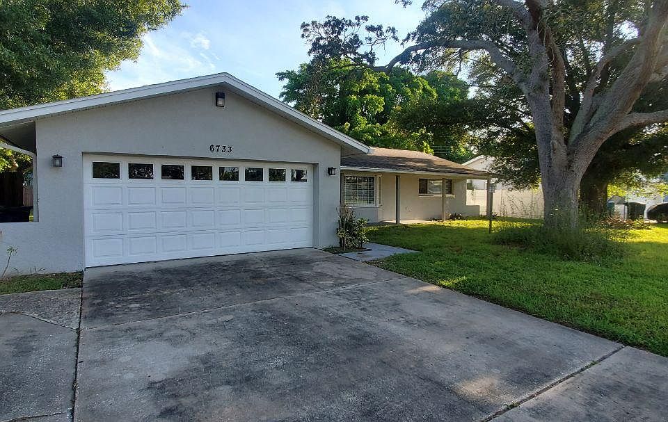 Front view of home