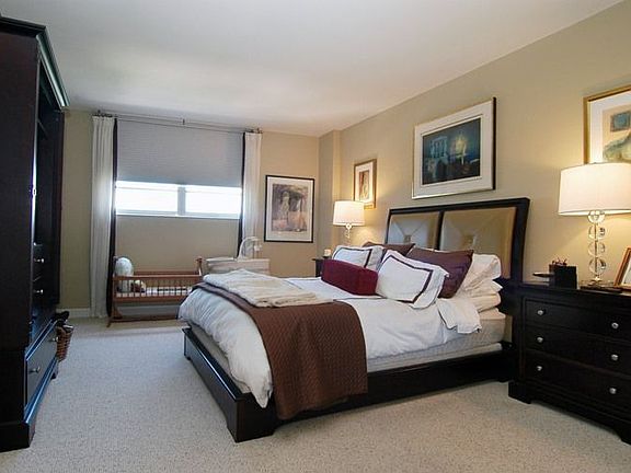 4th image of 90 Edgewater Dr APT 426