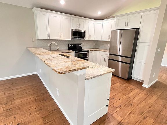 3rd image of 1627 Oak Berry Cir