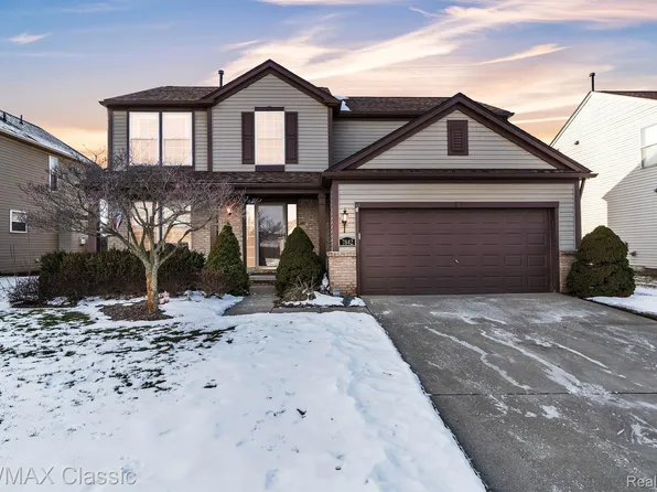 7842 Berwick Dr, Ypsilanti, MI 48197