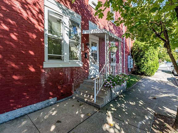 5th image of 360 E Lehman St #6