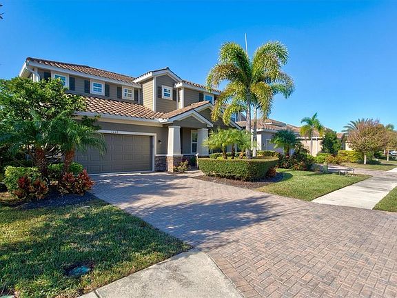 2nd image of 3009 Esmeralda Dr