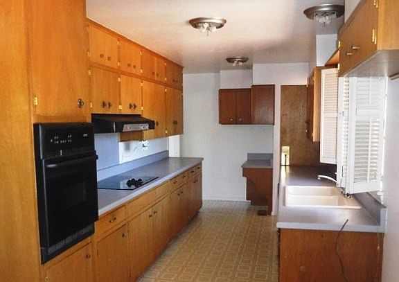 5th image of 3708 N Sunset Ave