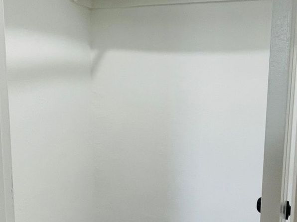 413 N Live Oak St #3