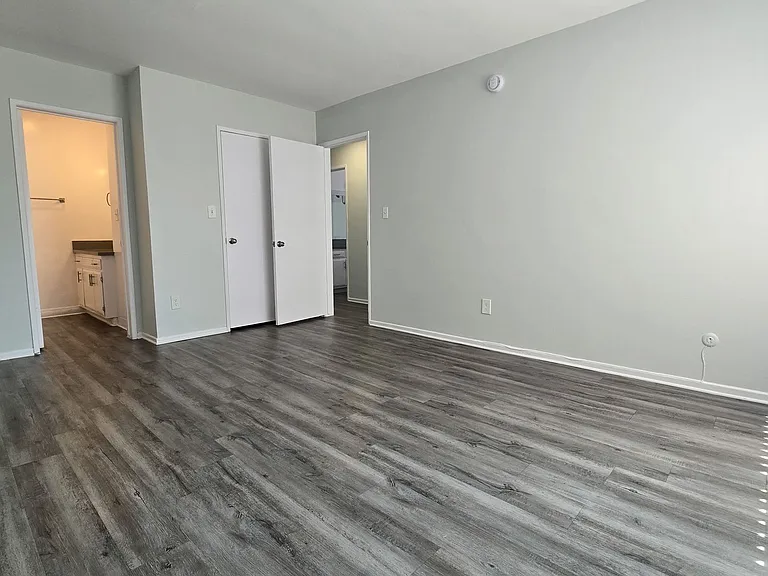 18400 Prairie Street — Photo 57