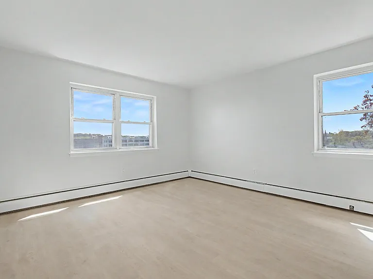 21 C07spring St #C07 — Photo 16