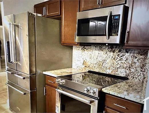 5 bed, 2624 sqft, $5,000 — Photo 3