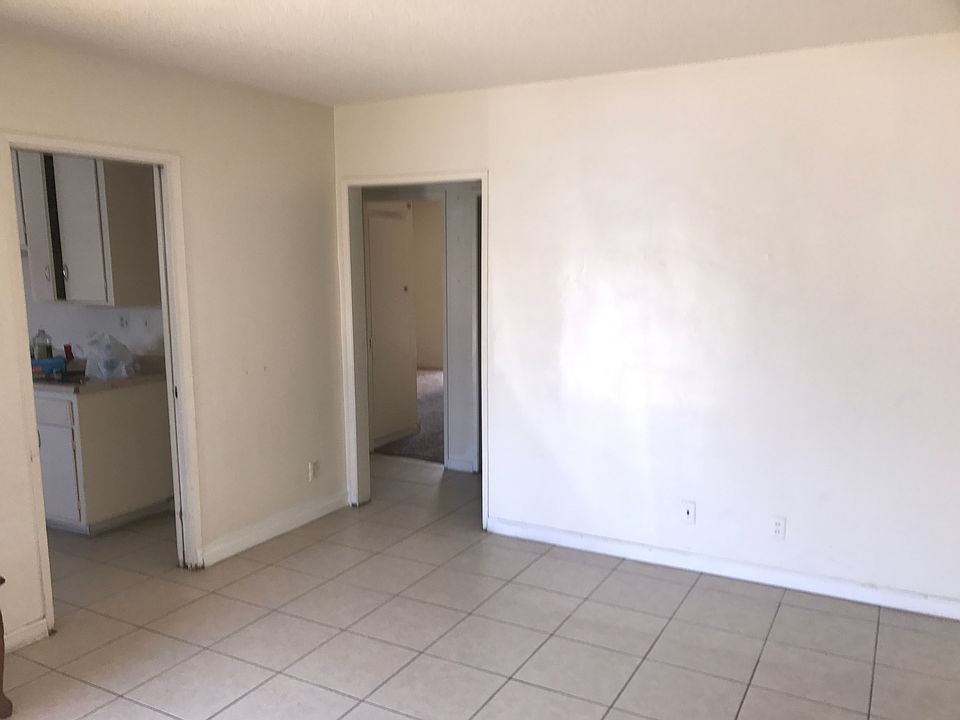 1st image of 1459 S Euclid Ave APT 11
