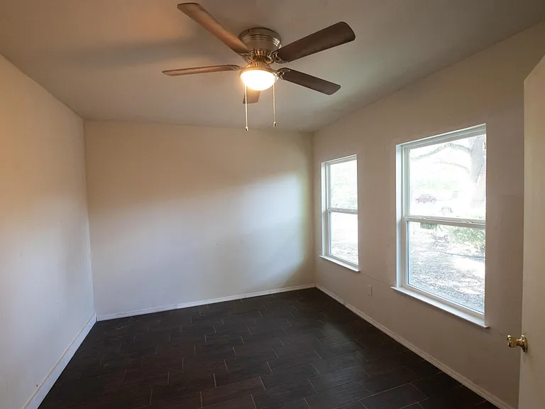 319 Covina Ave — Photo 7