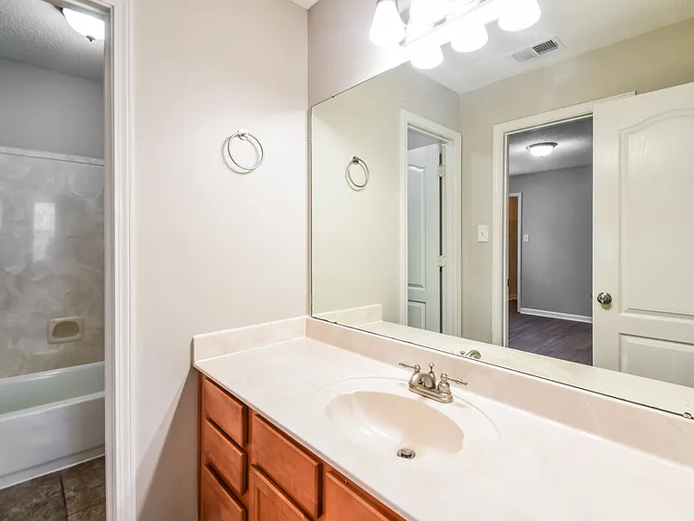 10093 Woodland Hills Dr — Photo 12