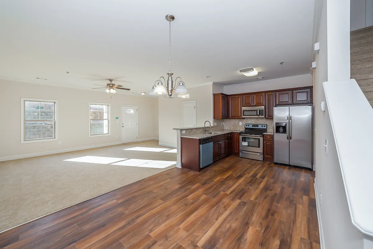 3 bed, 2.5 bath, 1760 sqft, $2,500 — Photo 1