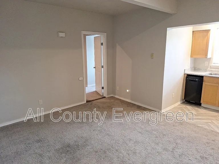1015 9th St #C — Photo 7