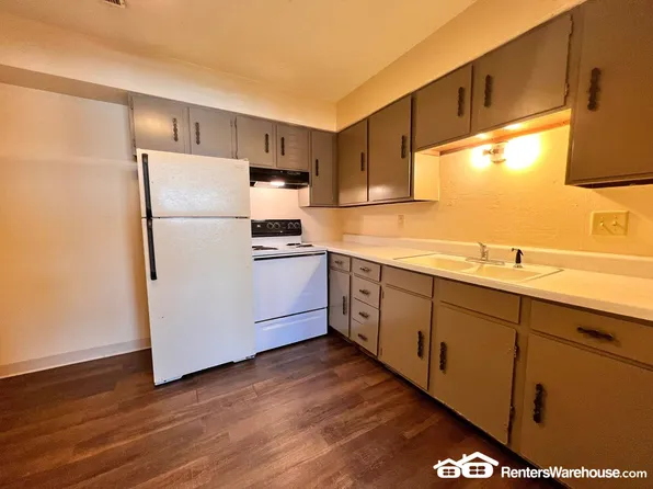 303 S Madison St Unit 1, Prairie City, IA 50228