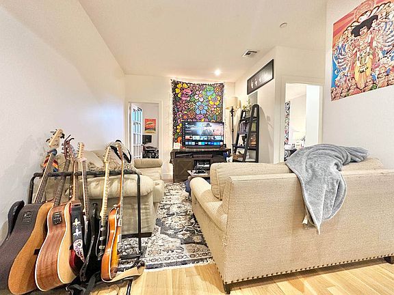 4th image of 818 Lexington Ave APT 5D