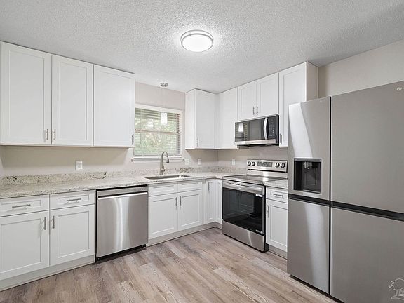 5th image of 7904 Sasser Ln