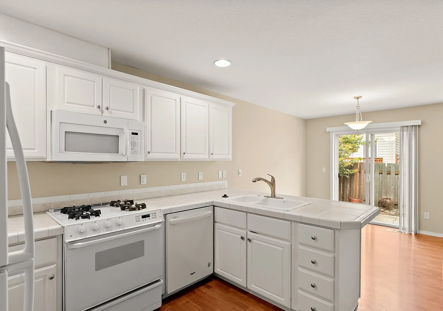 Must See This Well-Maintained 3 Bedroom, 2.5 Bath Townhouse — Photo 2