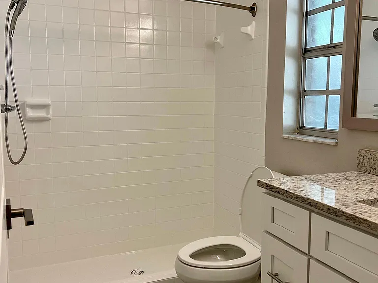 3223 Bloomingdale Villas Ct — Photo 10