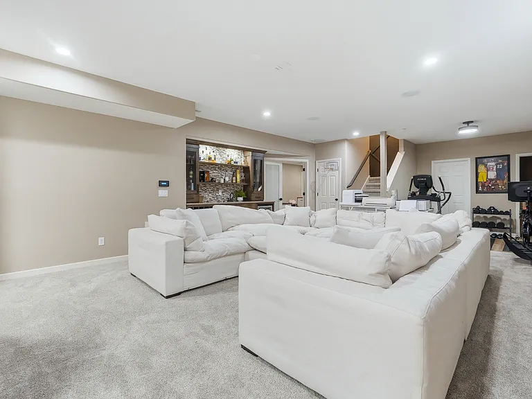 7621 Idlebrook Dr — Photo 14