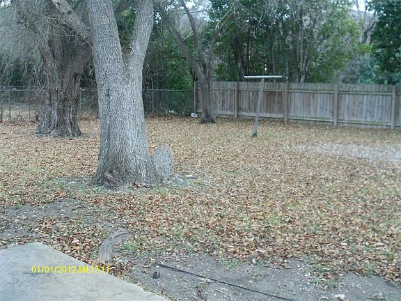 5th image of 715 Pebblebrook Dr
