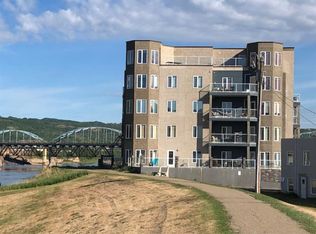 9810 94th St #201, Peace River, AB T8S0A1