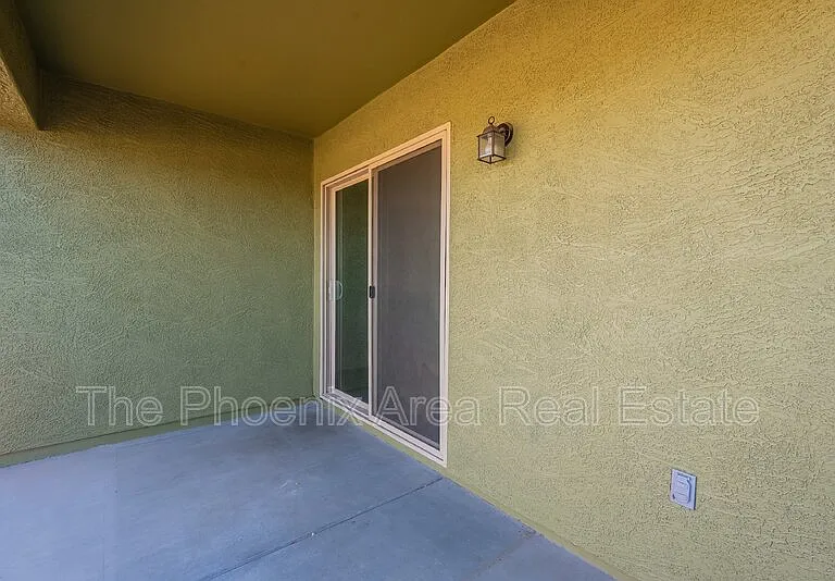244 N Wesley — Photo 29