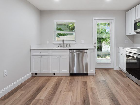 4th image of 1507 Catherine St #A