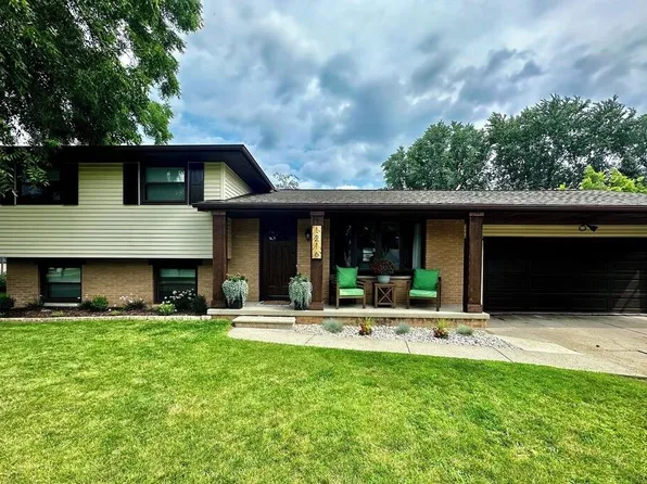 1216 Valley View Rd, Green Bay, WI 54304