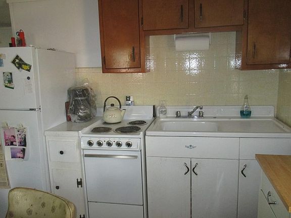 5th image of 1 Hollis Ave