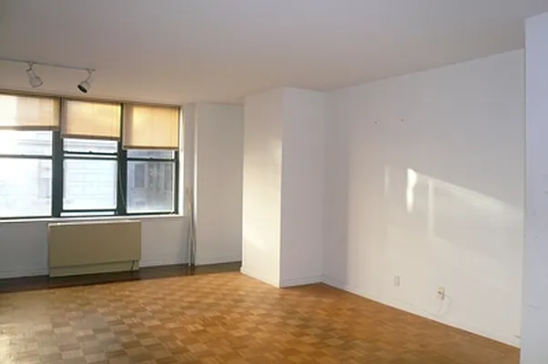 Rented by Akam Sales and Brokerage | media 3
