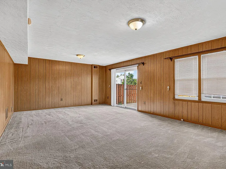 9457 Jenerio Ct — Photo 22