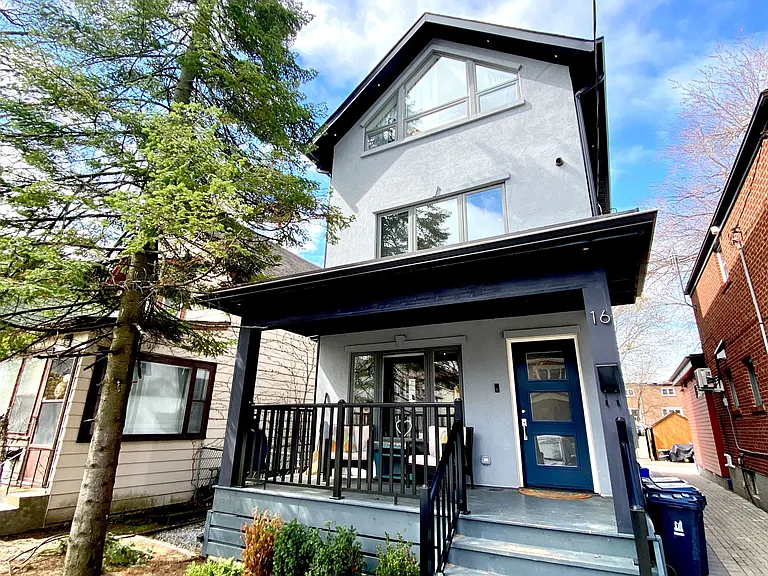 16 Woodlee Rd — Photo 1