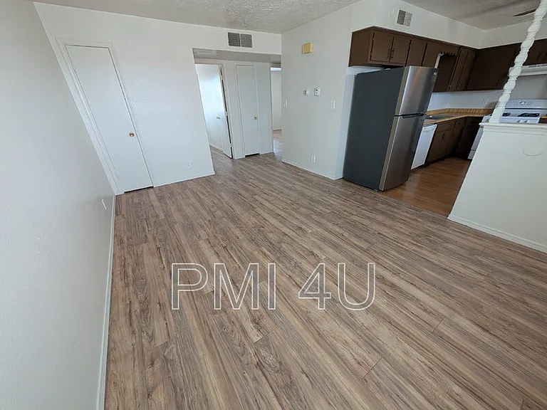 95 Darlene Rd SE #B — Photo 3