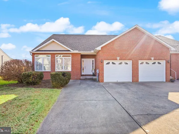 177 Brookline Dr, Charles Town, WV 25414