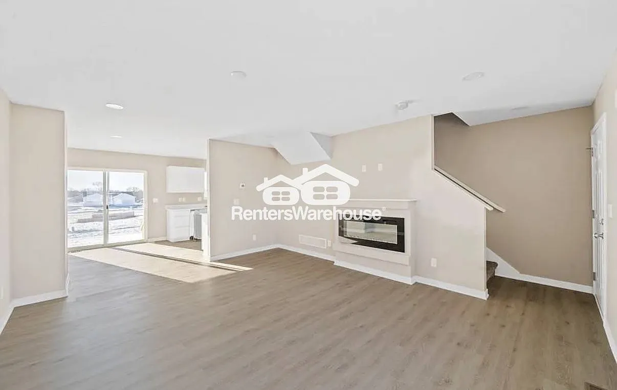 Three Bedroom Townhouse, Brand New! — Photo 2