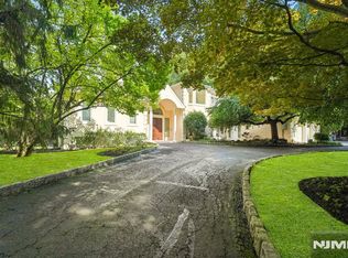 19 Scott Court, Allendale, NJ 07401