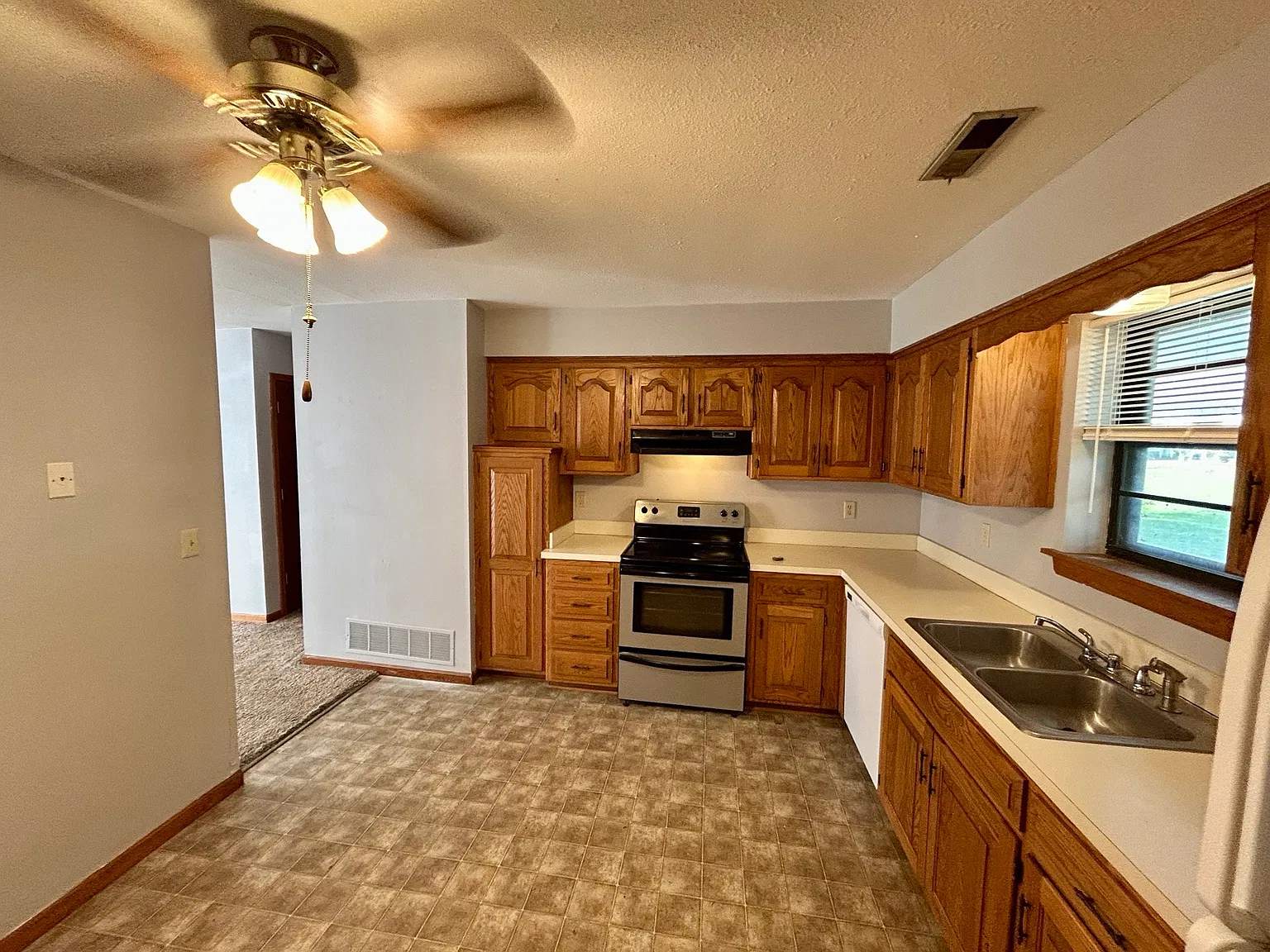 1221-25 Pine Street - 1225 — Photo 3