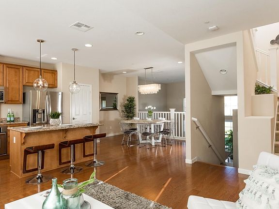 5th image of 215 Satuma Dr