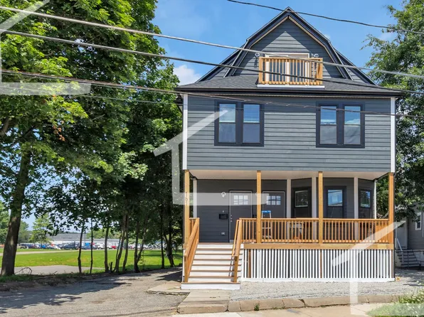 157 4th St #1, Medford, MA 02155