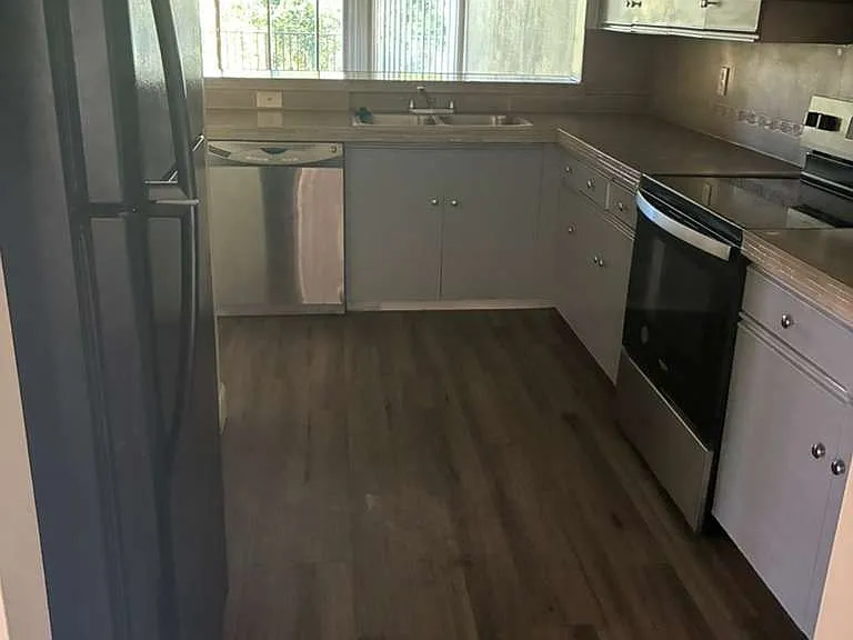 8284 NW 24th St — Photo 3