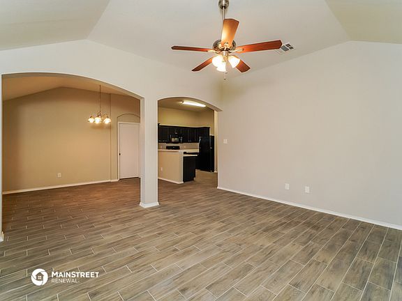 5th image of 2720 Triple Crown Ln