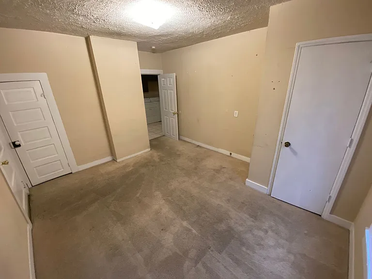 315 Brooks St — Photo 8