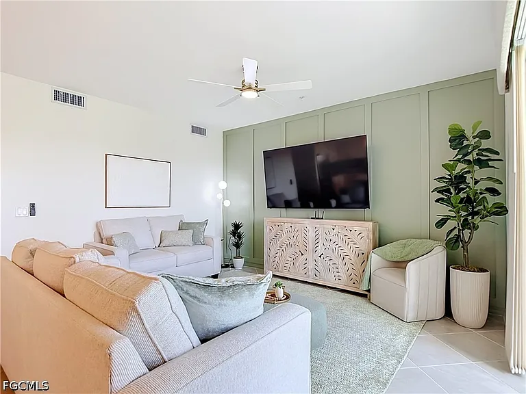 15345 Green Acres Ave — Photo 10
