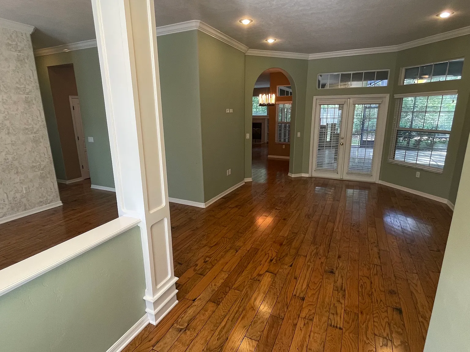 4 bed, 2397 sqft, $2,950 — Photo 2