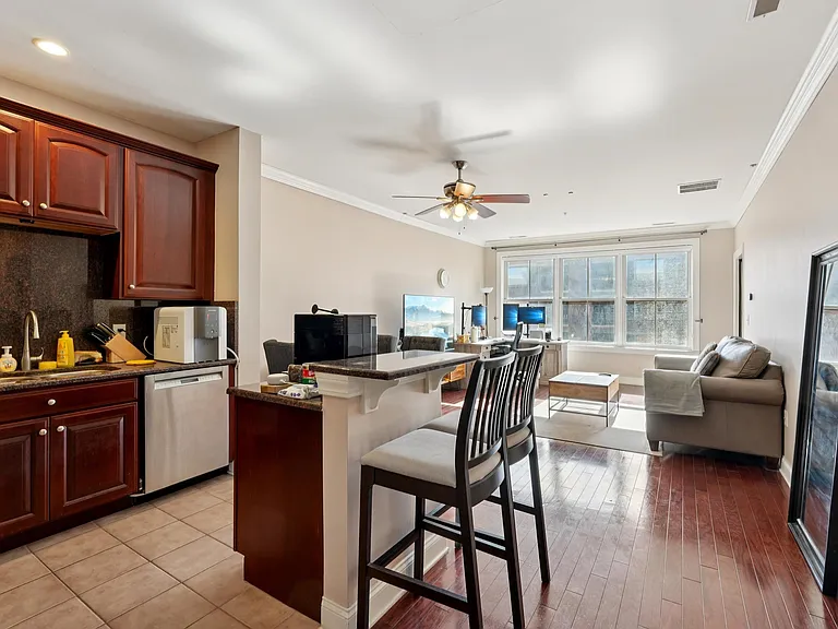 22 Avenue At Port Imperial #413 — Photo 6