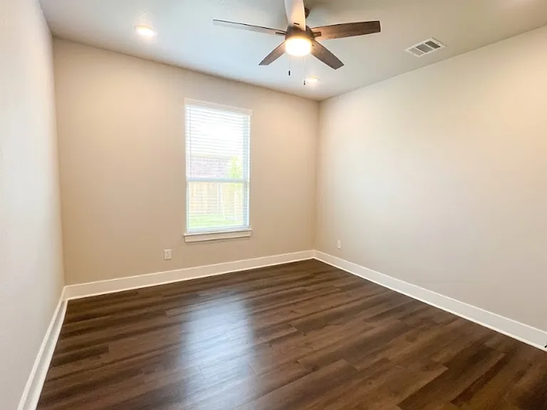 2053 Stillwell St — Photo 16