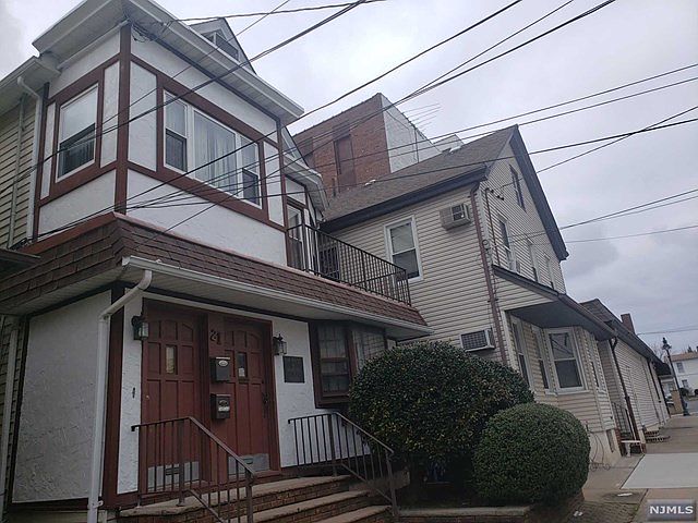 2nd image of 21 Cambridge Ave